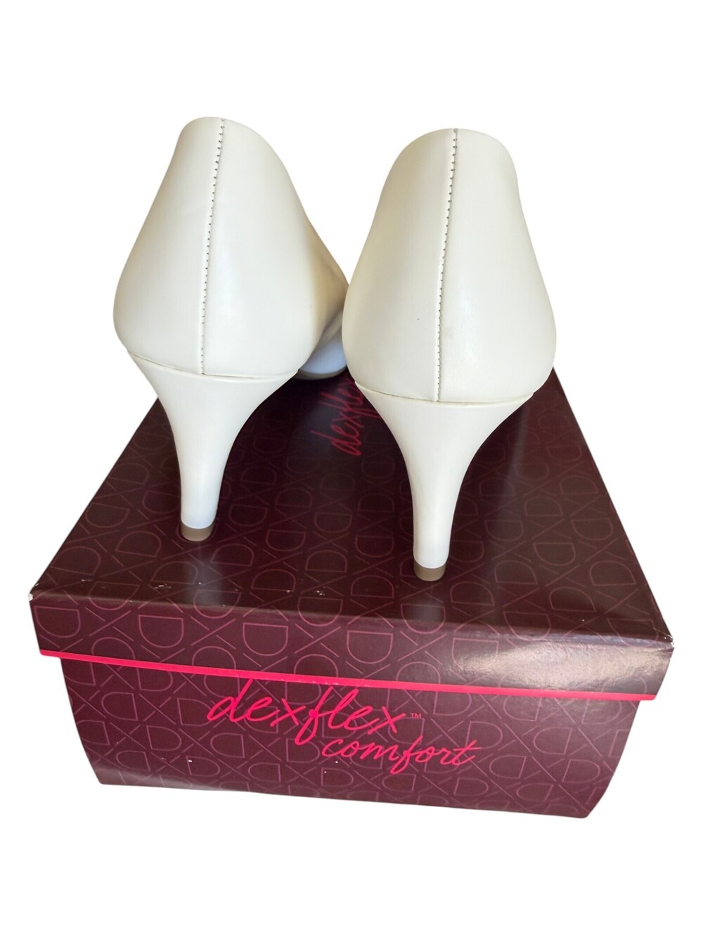 Dexflex Comfort, 8.5,Karma White, Patent Pumps Heels - Picture 7 of 7